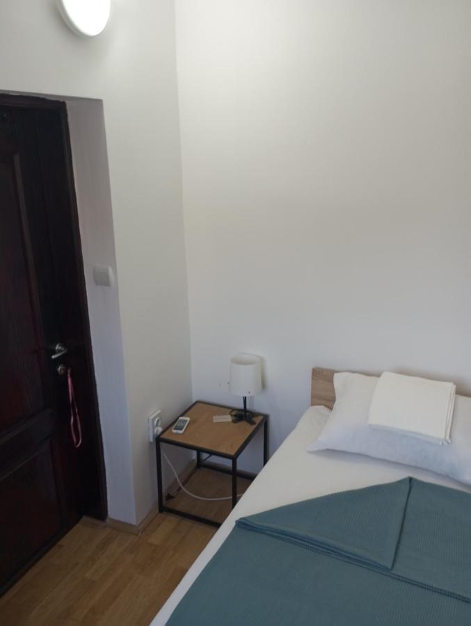 Airport Md Rooms Belgrado Esterno foto